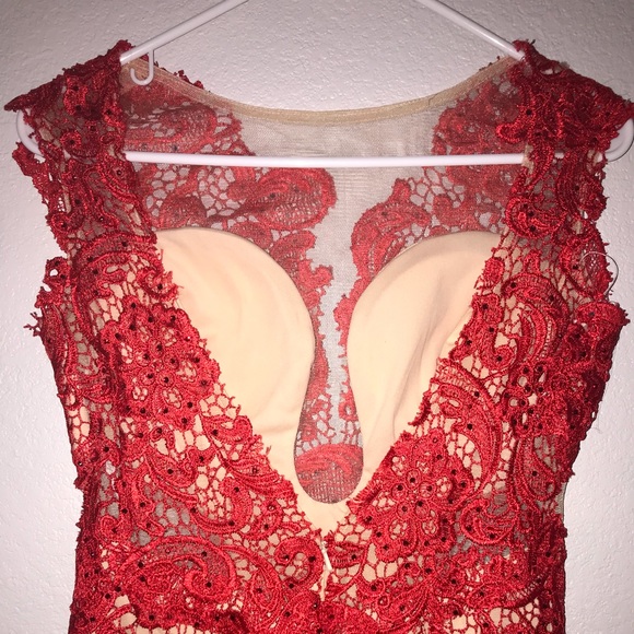 Red prom dress size M - Picture 2 of 3